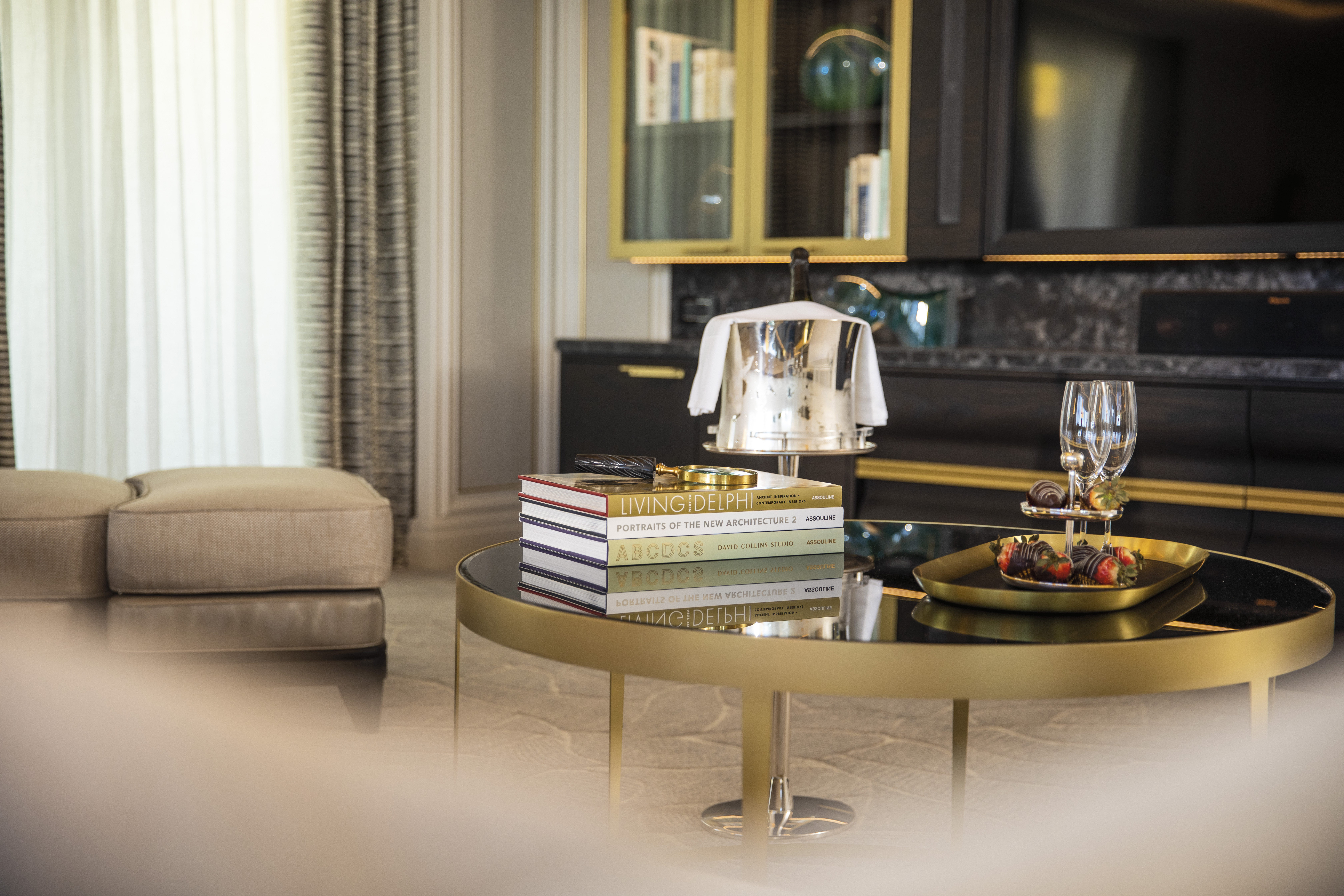 RSSC - Seven Seas Splendor - Accommodation - Regent Suite 2.jpg